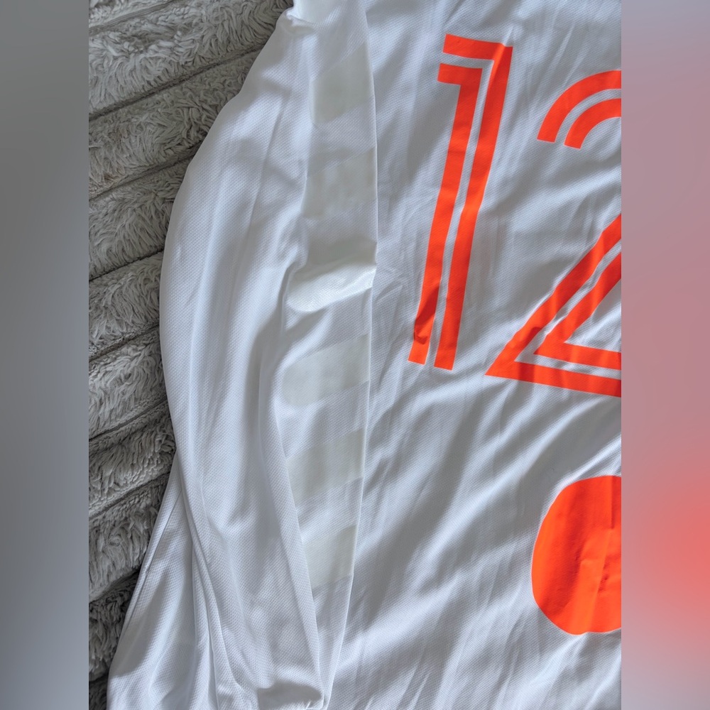 Off-White Men's White and Orange Long Sleeve Jersey - Picture 7 of 10